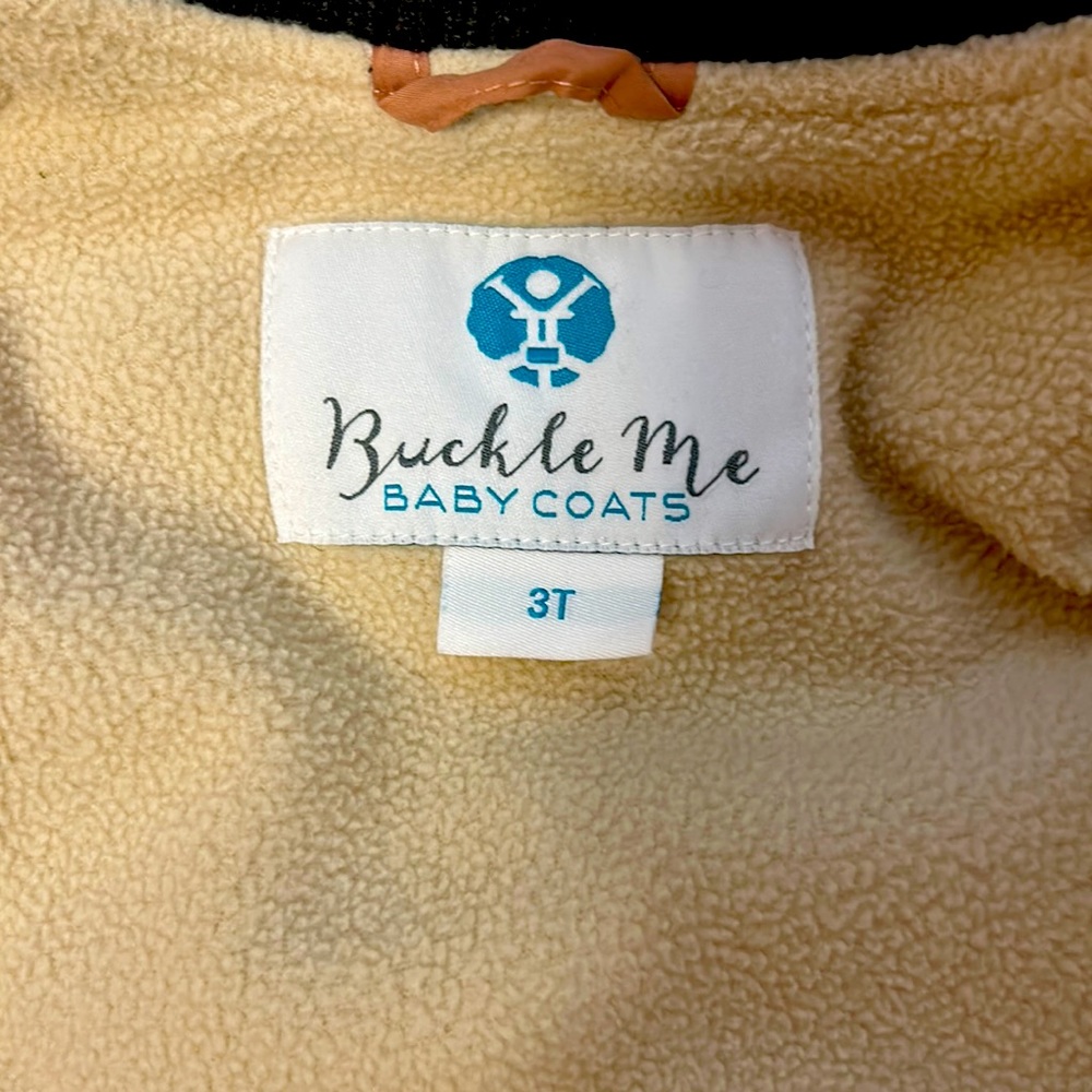 Buckle me baby car seat coat in size 3T